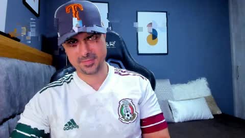 Snapshot of adam_clarke chatting on 9, 4, 2026 adam clarke online show from 9, 4, 2026