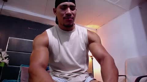 adam_fit19cm online show from 15, 11, 2025