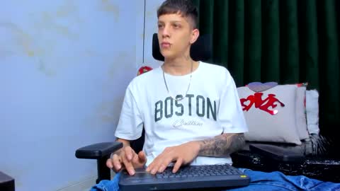 Snapshot of adam_hard_ chatting on 14, 2, 2025 Adam online show from 14, 2, 2025