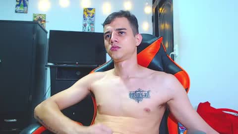 adam hot11 online show from 14, 4, 2026