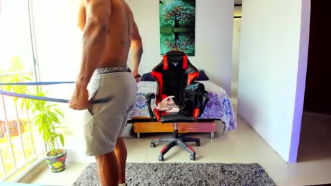 Adam Valencia online show from 25, 9, 2025