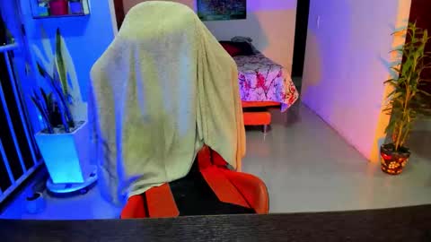 Adam Valencia online show from 5, 11, 2025