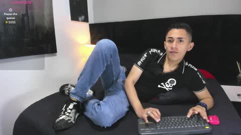 Snapshot of adam_walker_1 chatting on 22, 4, 2026 adam_walker_1 online show from 22, 4, 2026