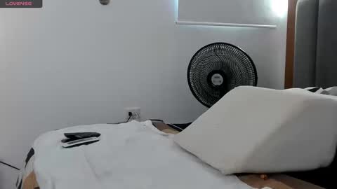 adambrocs1 online show from 20, 9, 2025