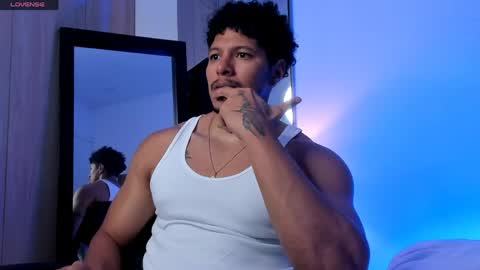 adambrocs1 online show from 30, 5, 2026