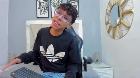 Adams Bobby online show from 21, 12, 2025