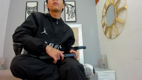 Adams Bobby online show from 6, 4, 2026