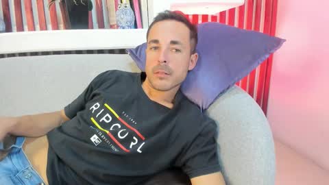 Snapshot of adams_sanz chatting on 5, 2, 2026 Im Adams Sanz online show from 5, 2, 2026