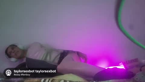 Snapshot of adamseve777 chatting on 14, 5, 2026 TaylorSexbot online show from 14, 5, 2026