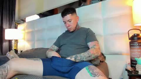 Snapshot of adamtatts chatting on 22, 9, 2025 Adam online show from 22, 9, 2025