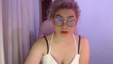 Snapshot of adan_romanoff chatting on 11, 4, 2026 adan_romanoff online show from 11, 4, 2026