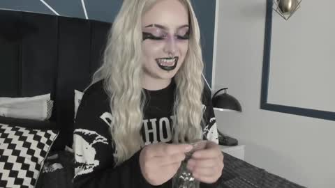 Ade  online show from 30, 1, 2025