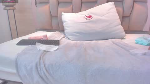 adela chase online show from 7, 2, 2025