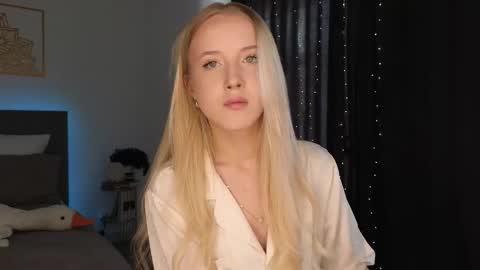 Snapshot of adele_armas chatting on 12, 4, 2026 Adele online show from 12, 4, 2026