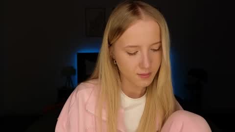 Snapshot of adele_armas chatting on 24, 4, 2026 Adele online show from 24, 4, 2026