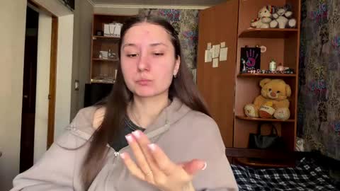 Poly online show from 25, 3, 2026