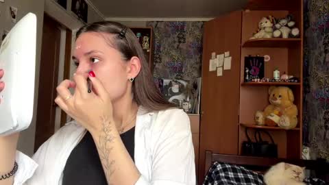 Poly online show from 16, 4, 2026