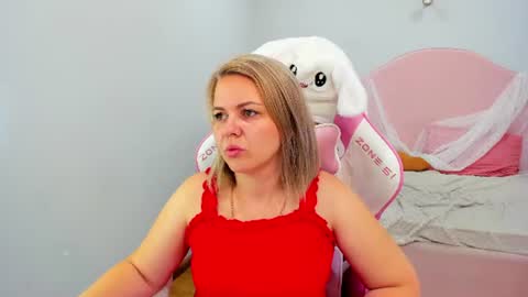 Snapshot of adeleravelle chatting on 30, 6, 2026 AdeleRavelle online show from 30, 6, 2026