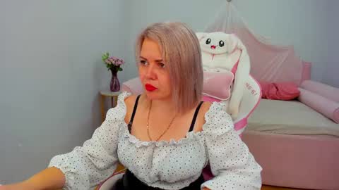 Snapshot of adeleravelle chatting on 14, 7, 2026 AdeleRavelle online show from 14, 7, 2026