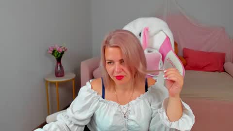 Snapshot of adeleravelle chatting on 25, 7, 2026 AdeleRavelle online show from 25, 7, 2026