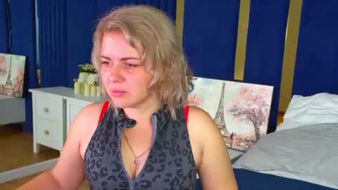 Snapshot of adeleravelle chatting on 29, 7, 2026 AdeleRavelle online show from 29, 7, 2026