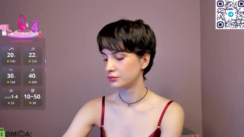 Snapshot of adeline_perle chatting on 12, 9, 2025 Adeline Perle online show from 12, 9, 2025