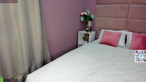 Snapshot of adeline_perle chatting on 5, 10, 2025 Adeline Perle online show from 5, 10, 2025