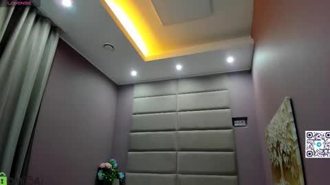 Snapshot of adeline_perle chatting on 21, 10, 2025 Adeline Perle online show from 21, 10, 2025