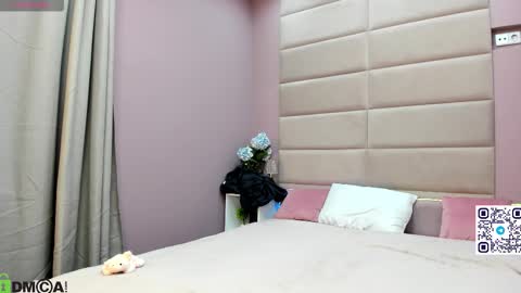 Snapshot of adeline_perle chatting on 24, 10, 2025 Adeline Perle online show from 24, 10, 2025