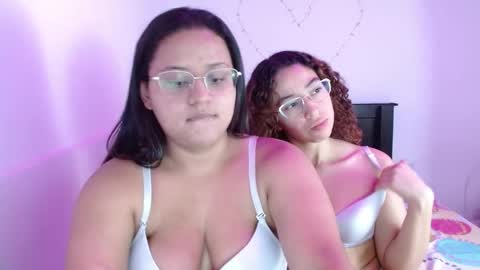 Snapshot of adeline_samy chatting on 23, 4, 2026 online show from 23, 4, 2026