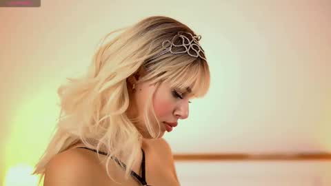 Snapshot of adelineking chatting on 8, 10, 2025 Ade online show from 8, 10, 2025