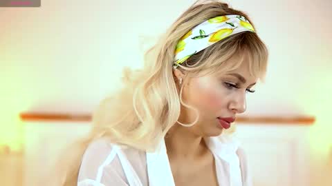 Snapshot of adelineking chatting on 12, 10, 2025 Ade online show from 12, 10, 2025