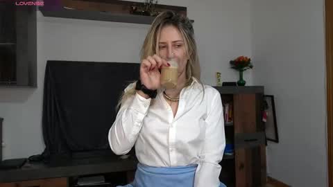 adelllee online show from 5, 11, 2025