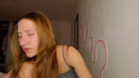 Snapshot of adellqueen chatting on 5, 5, 2026 Adell online show from 5, 5, 2026