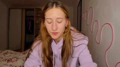 Snapshot of adellqueen chatting on 17, 5, 2026 Adell online show from 17, 5, 2026