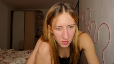 Snapshot of adellqueen chatting on 20, 5, 2026 Adell online show from 20, 5, 2026