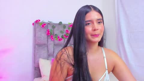 Snapshot of adhara__evanss chatting on 7, 1, 2025 online show from 7, 1, 2025