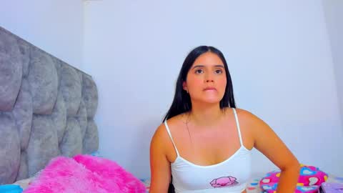 Snapshot of adhara__evanss chatting on 17, 1, 2025 online show from 17, 1, 2025