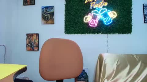 Snapshot of adhelexxx chatting on 23, 10, 2025 Adhele online show from 23, 10, 2025
