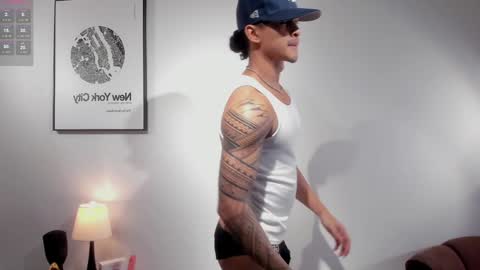 Snapshot of adonis_dlh chatting on 4, 1, 2025 Adonis online show from 4, 1, 2025