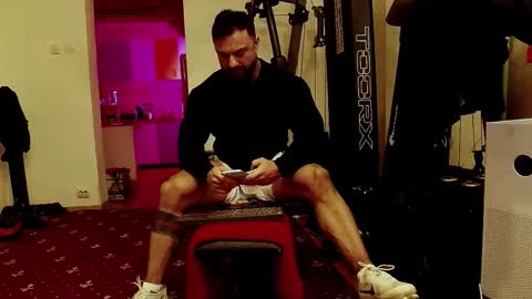 Adonis online show from 5, 10, 2025