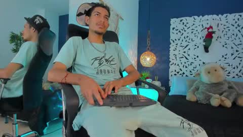 Snapshot of adonis_wb chatting on 19, 11, 2025 adonis_wb online show from 19, 11, 2025