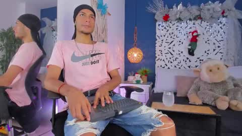 Snapshot of adonis_wb chatting on 4, 12, 2025 adonis_wb online show from 4, 12, 2025