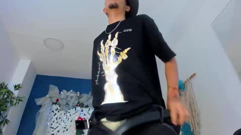 Snapshot of adonis_wb chatting on 14, 12, 2025 adonis_wb online show from 14, 12, 2025