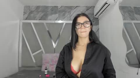 Adoraht online show from 13, 6, 2026