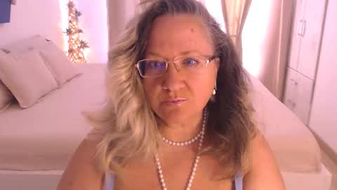 Snapshot of adrena_ chatting on 14, 9, 2025 Cryna online show from 14, 9, 2025