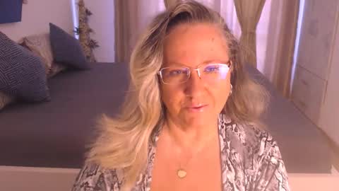 Snapshot of adrena_ chatting on 21, 9, 2025 Cryna online show from 21, 9, 2025