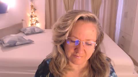 Snapshot of adrena_ chatting on 14, 11, 2025 Cryna online show from 14, 11, 2025