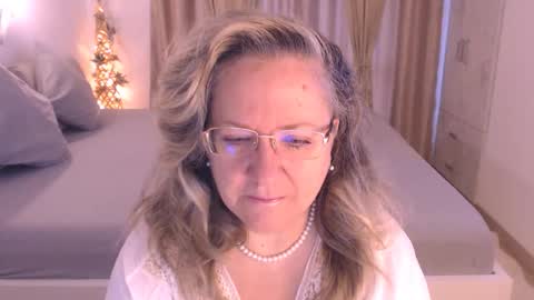 Snapshot of adrena_ chatting on 18, 11, 2025 Cryna online show from 18, 11, 2025