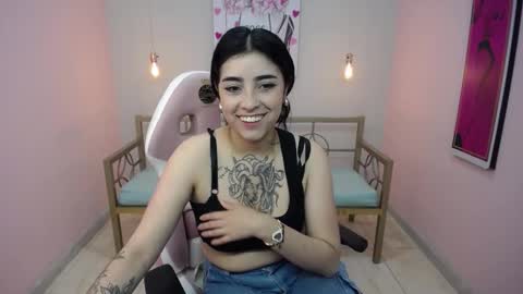 Adri  online show from 5, 3, 2026